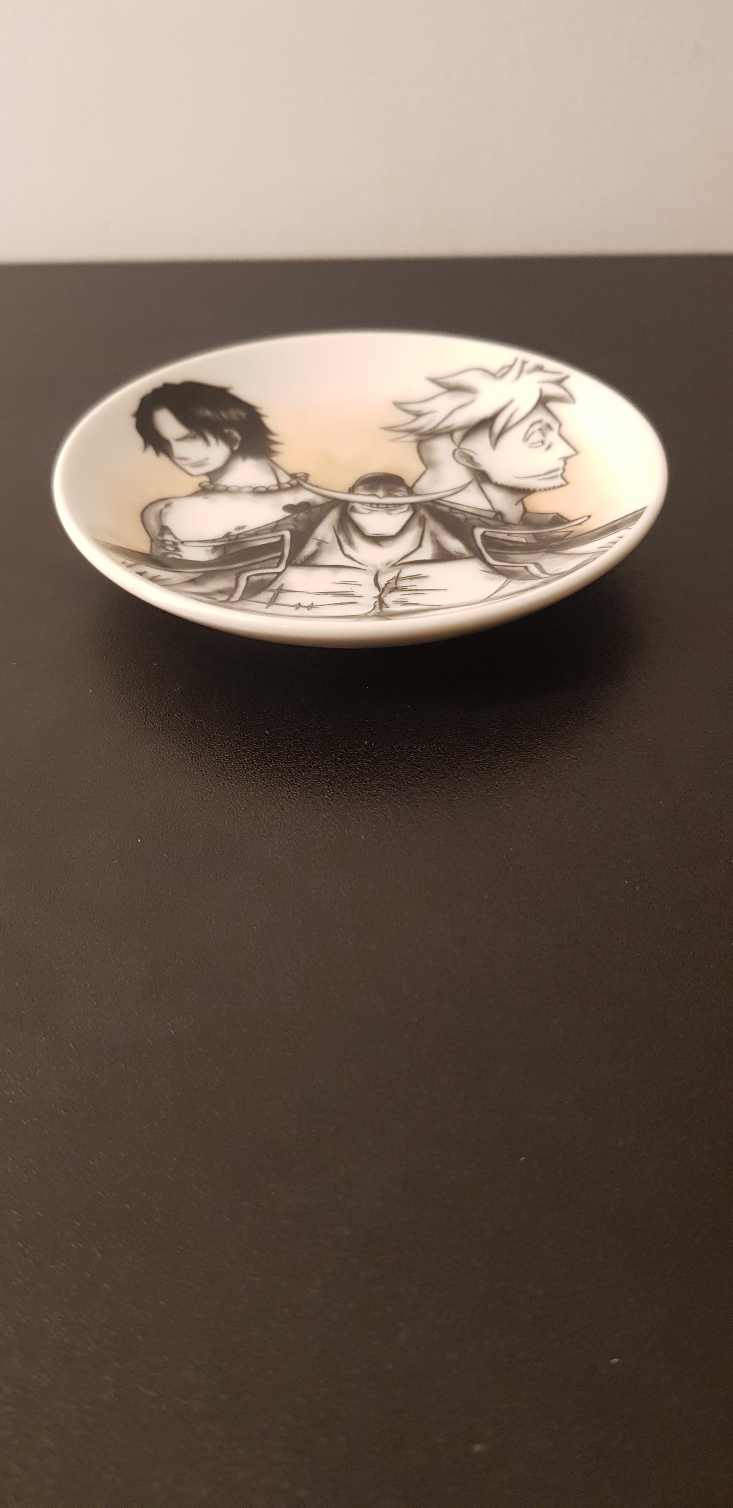 Assiette One Piece - Lot G - Edward Newgate